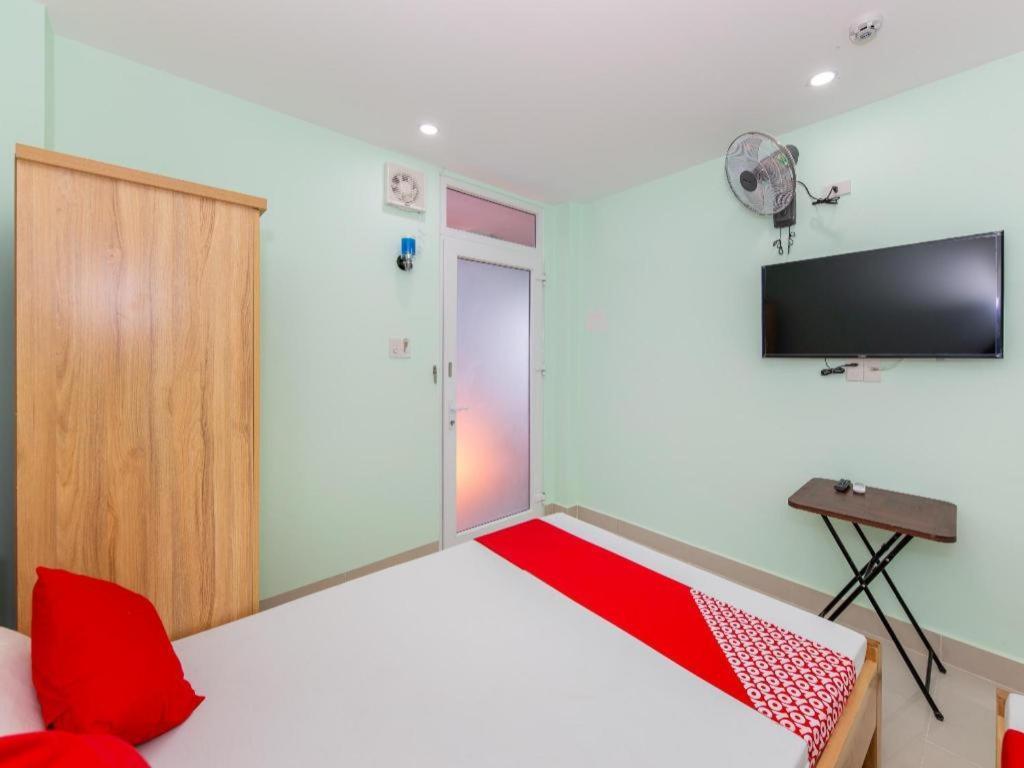 Oyo 898 Phuong Thao Hotel Нячанг Экстерьер фото