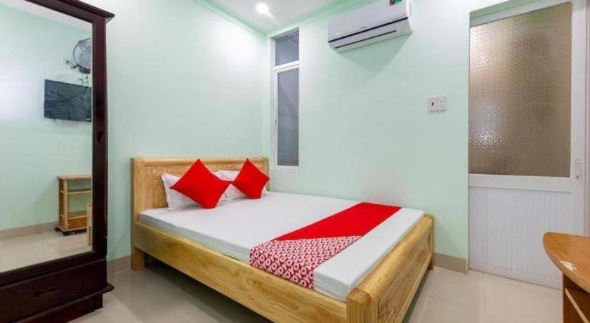 Oyo 898 Phuong Thao Hotel Нячанг Экстерьер фото