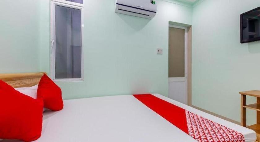 Oyo 898 Phuong Thao Hotel Нячанг Экстерьер фото