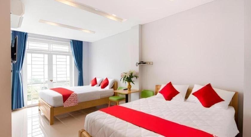 Oyo 898 Phuong Thao Hotel Нячанг Экстерьер фото