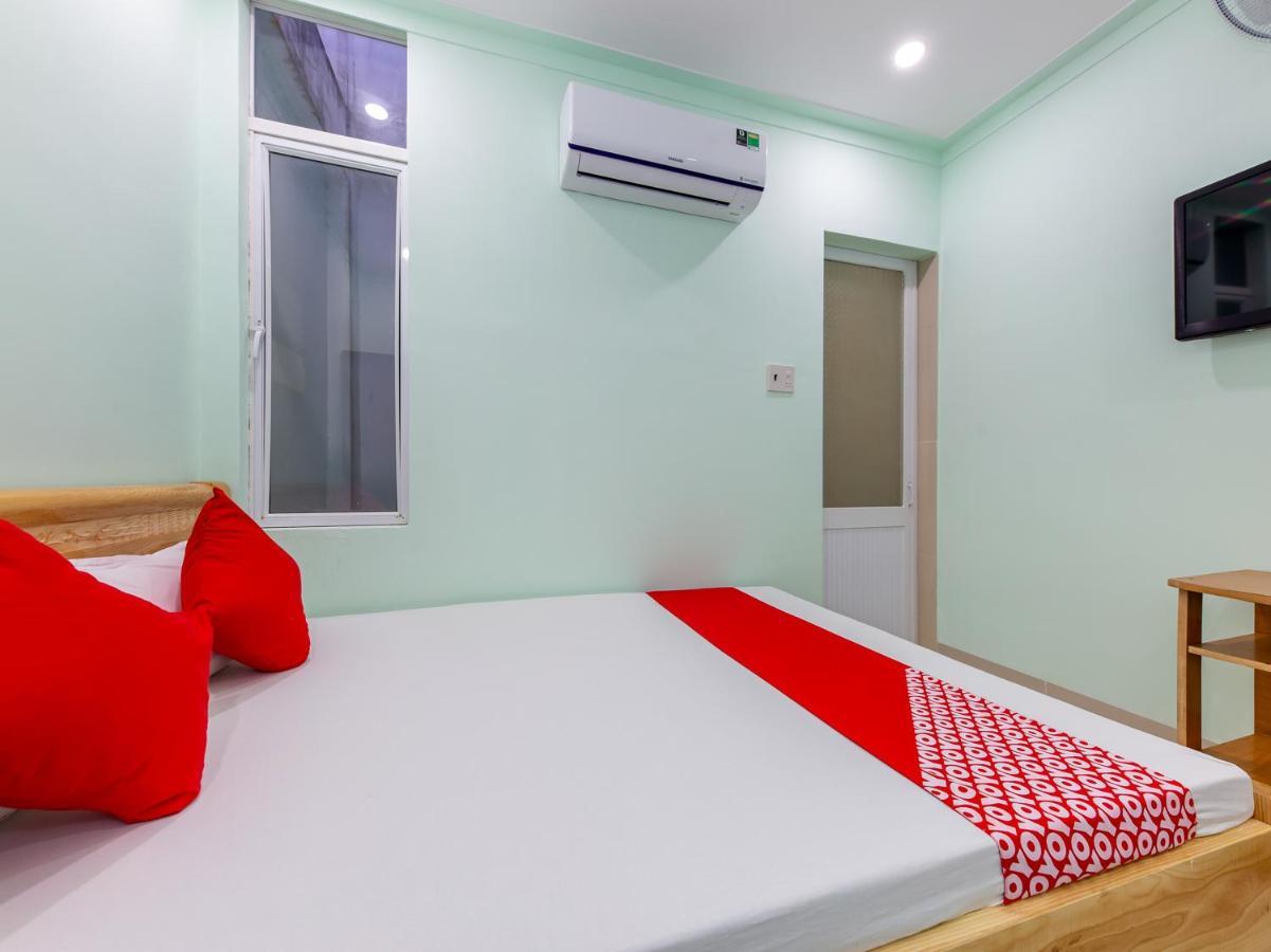Oyo 898 Phuong Thao Hotel Нячанг Экстерьер фото